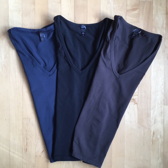 Banana Republic Tops - 3 Banana Republic stretch v-neck t-shirts size M